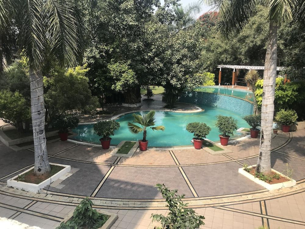 The Manohar Hyderabad Hotel Exterior foto