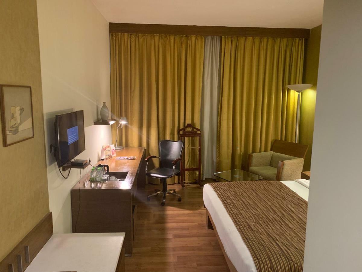 The Manohar Hyderabad Hotel Exterior foto